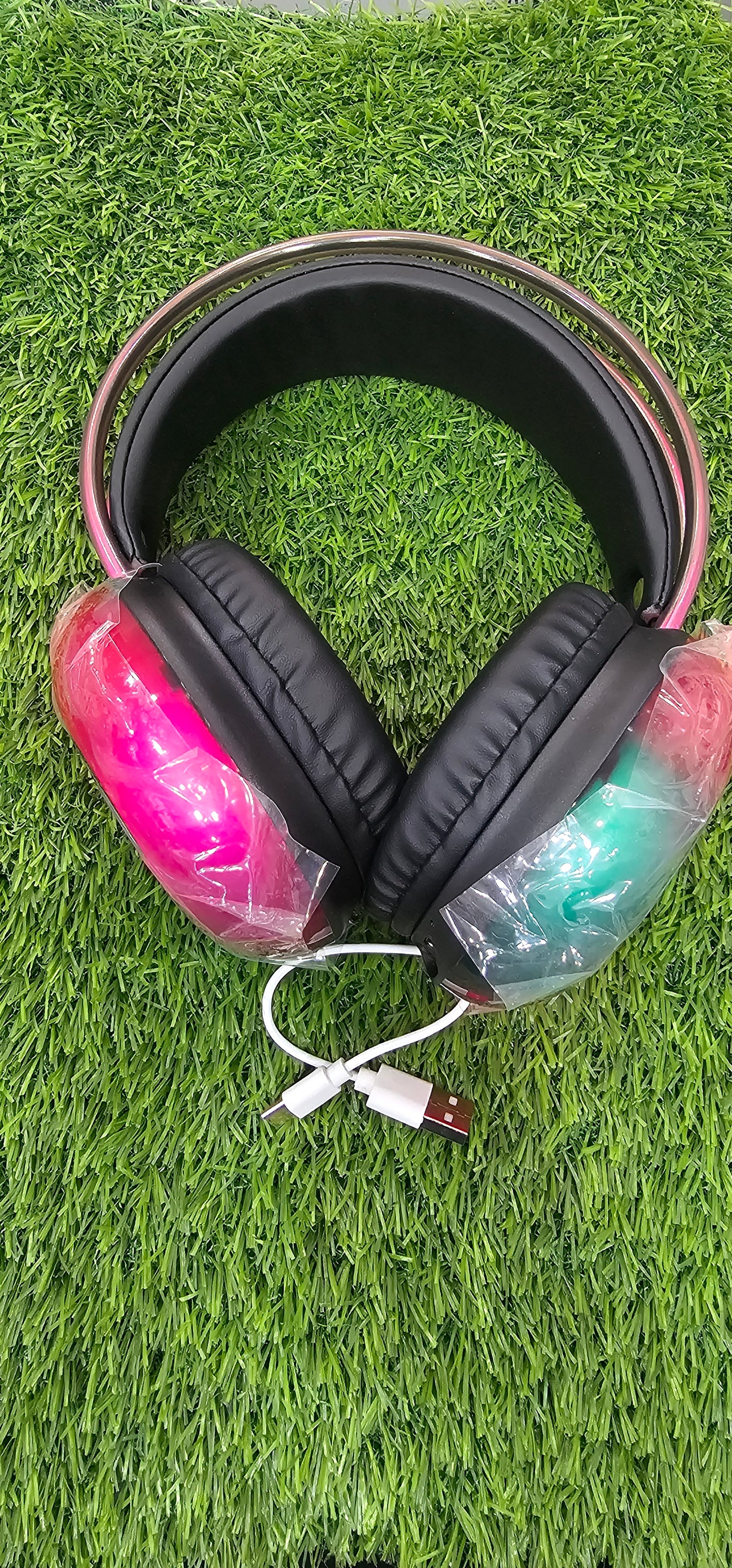 V-bon headphones , Overear headphones , Amazing bassboosted sound quality , Bluetooth and wired connection , best in the league